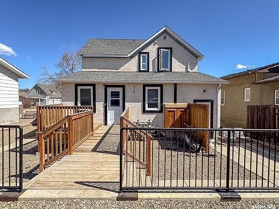2nd image of 614 7th AVENUE NE