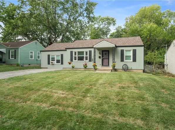 11210 W 70th St, Shawnee, KS 66203