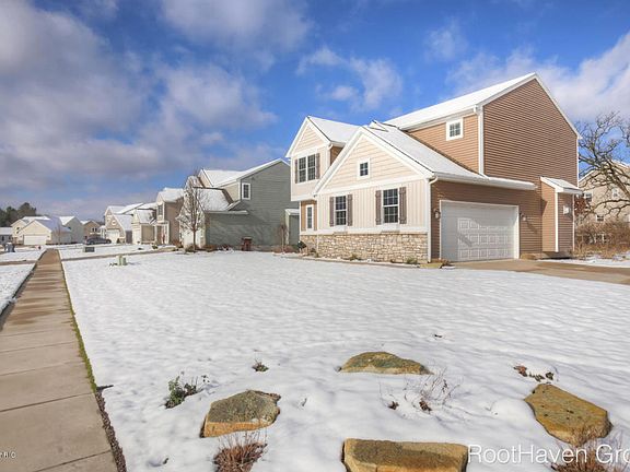 3rd image of 5795 Beyhill Dr NE