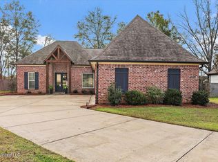 221 Stone Creek Dr, Madison, MS 39110
