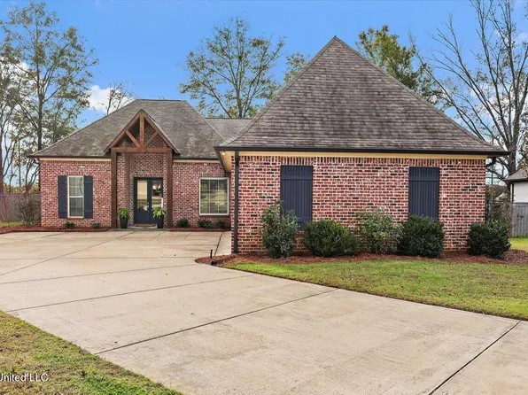 221 Stone Creek Dr, Madison, MS 39110