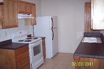 4th image of 914 Rolling Rock Dr