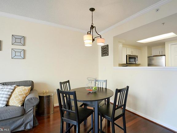 5th image of 3830 9th St N #707