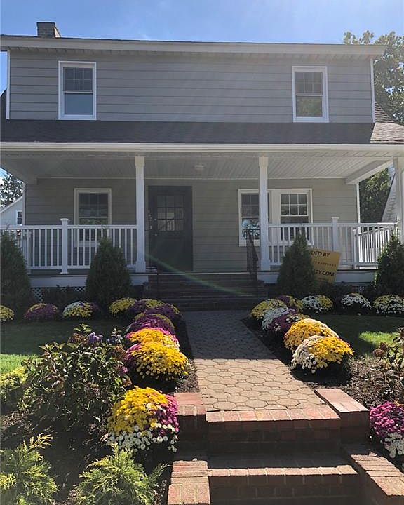 2nd image of 142 Battle Ave