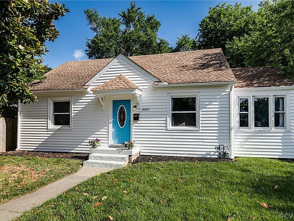2nd image of 3907 Larchmont Ln