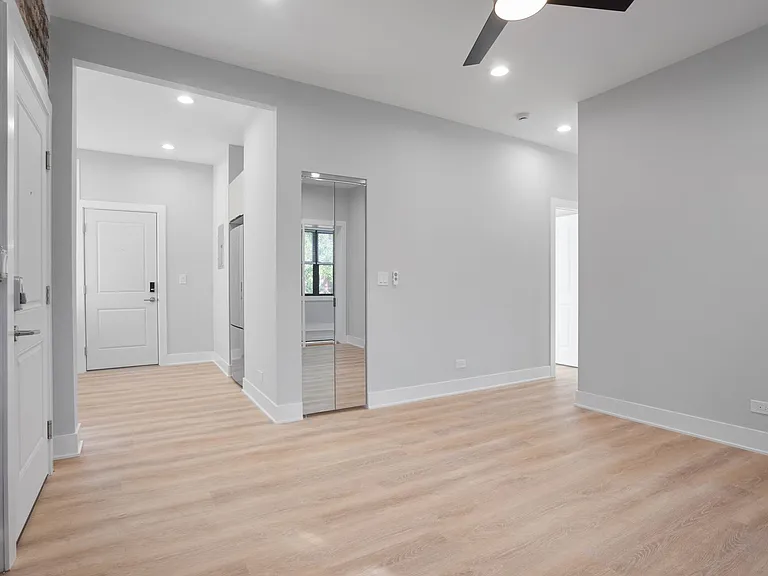 6929 N Lakewood Ave — Photo 22