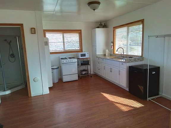 4th image of 46063 South Dr