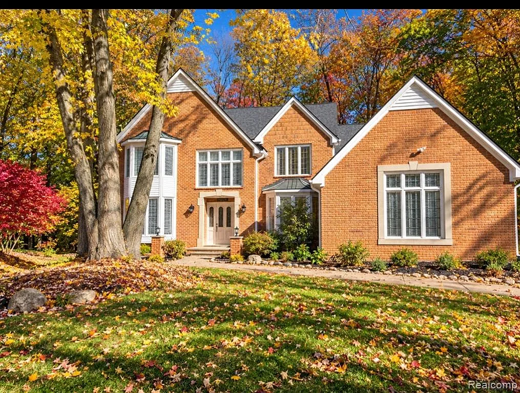 4 bed, 3.5 bath, 4329 sqft, $5,500 — Photo 1