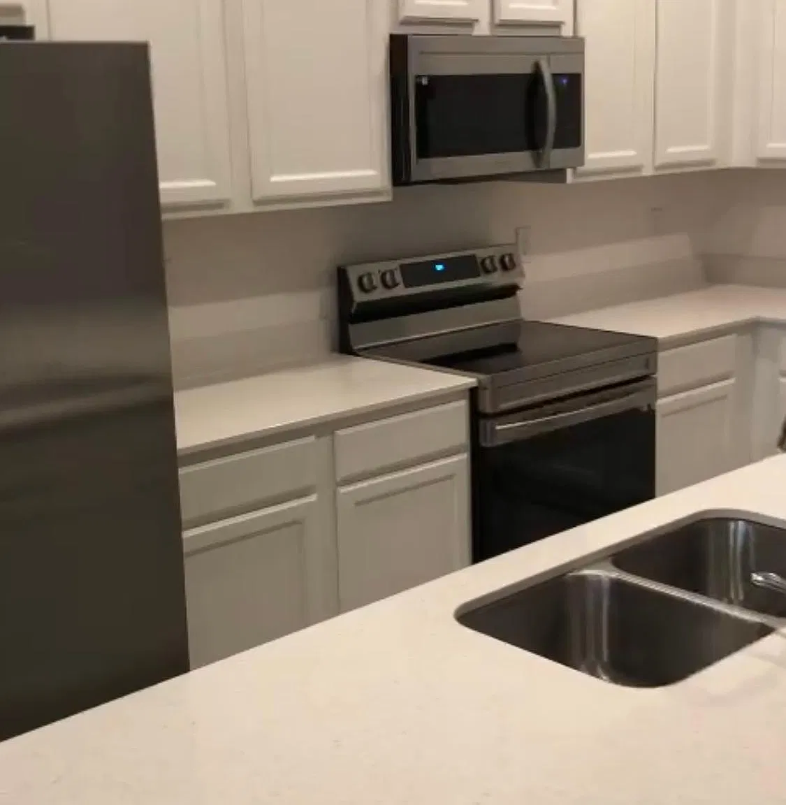 12 bed, 5000 sqft, $800 — Photo 2