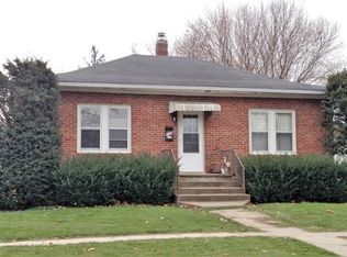 728 E Locust St, Lanark, IL 61046