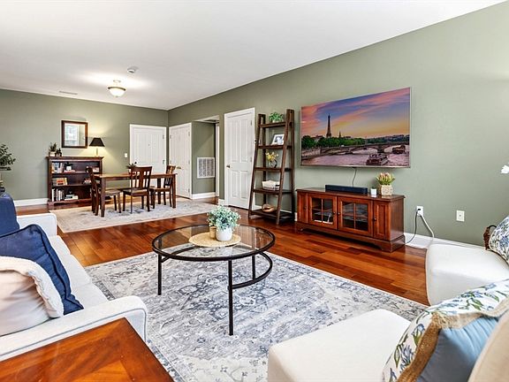 4th image of 248 Albion St APT 215