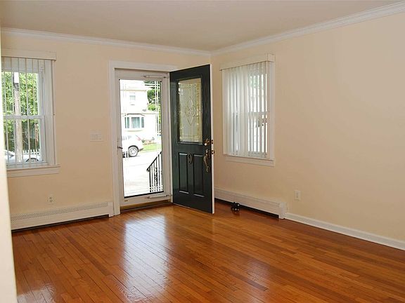 4th image of 9 Alvin St