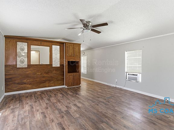 2nd image of 2076 Pine Hill Rd