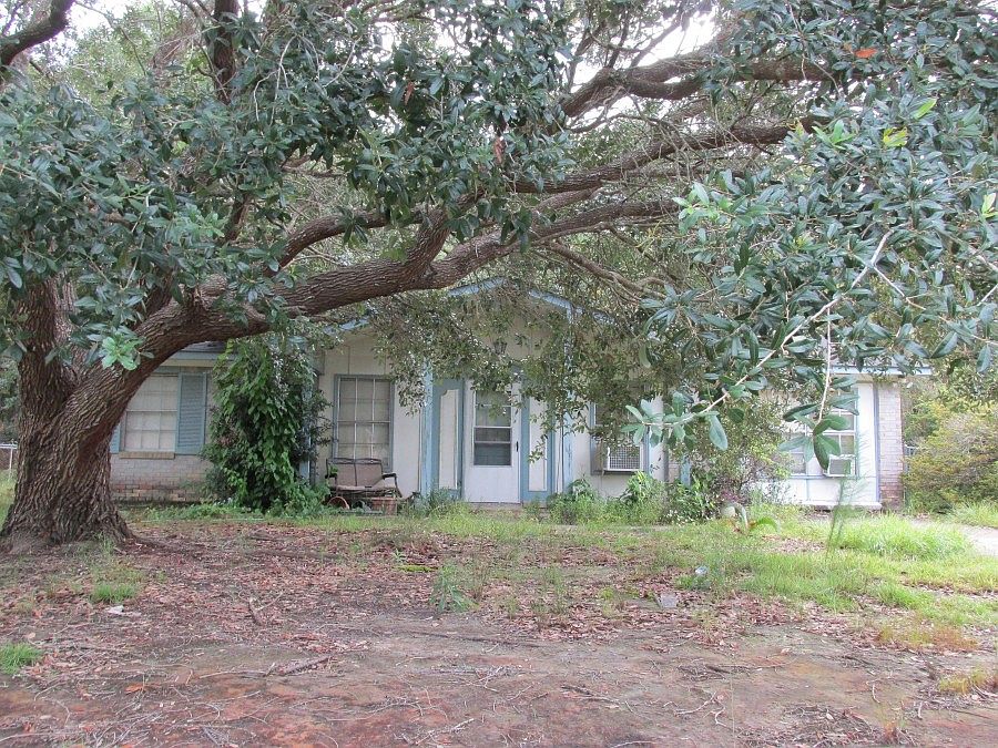 1st image of 2420 Academy Dr