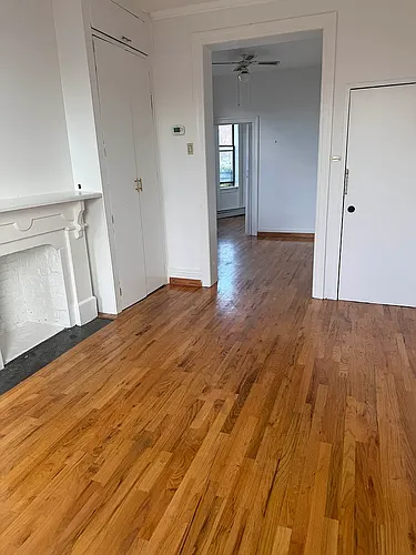 156 Calyer St Photo 1