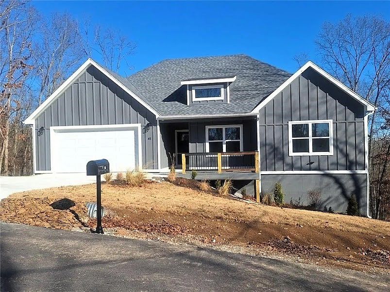 1st image of 41 Pickering Dr