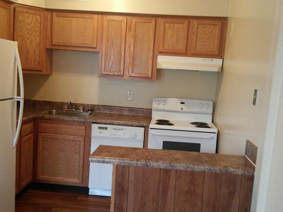 4th image of 548 Chapel Lake Dr APT 101