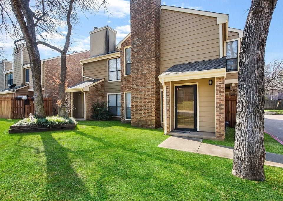 1st image of 2129 Park Willow Ln APT A