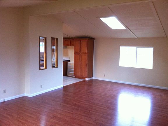 5th image of 8611 Sequoia Ct SE