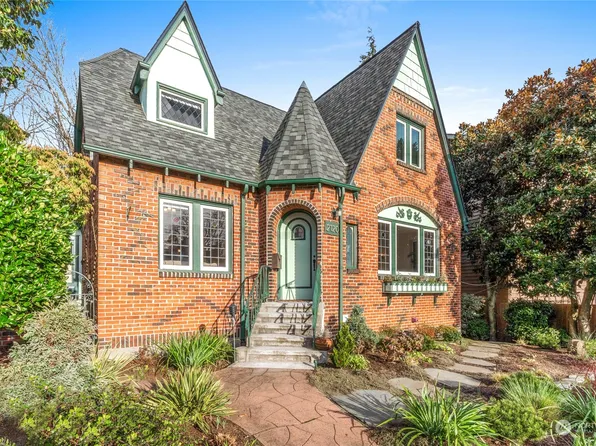 2120 NE Park Road, Seattle, WA 98105