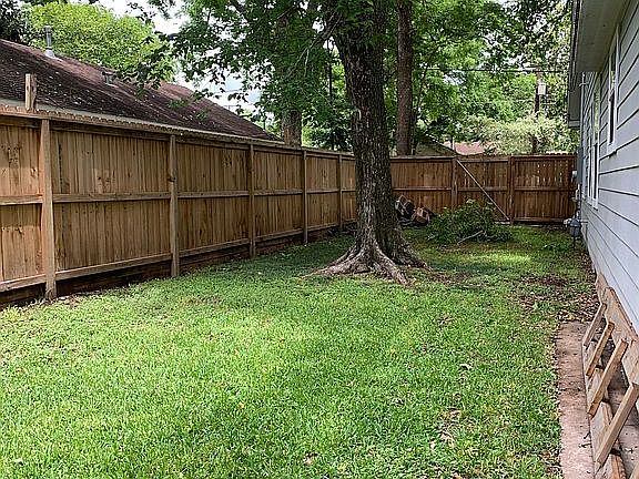 Side yard connected to back