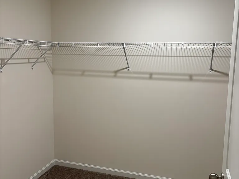 935 Utopia Ln — Photo 46