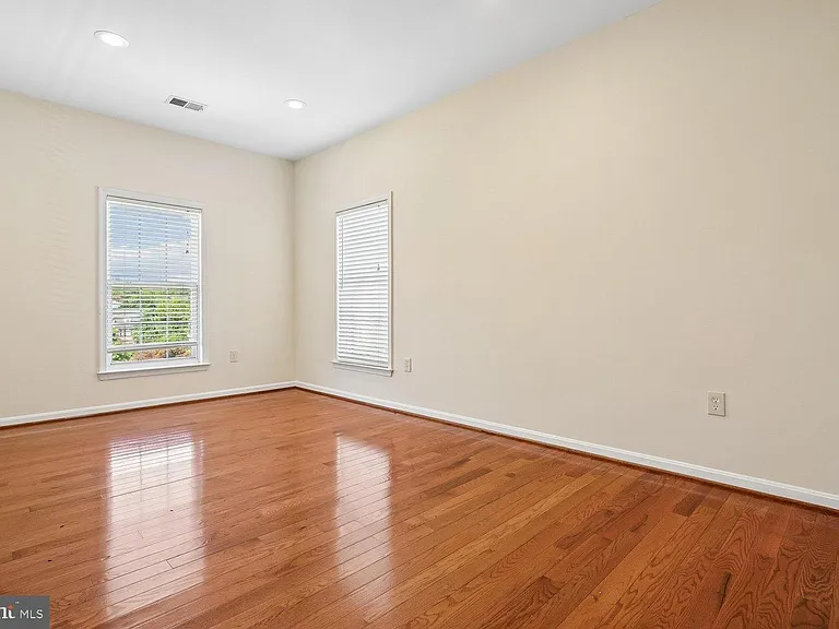 9059 Galvin Ln — Photo 43