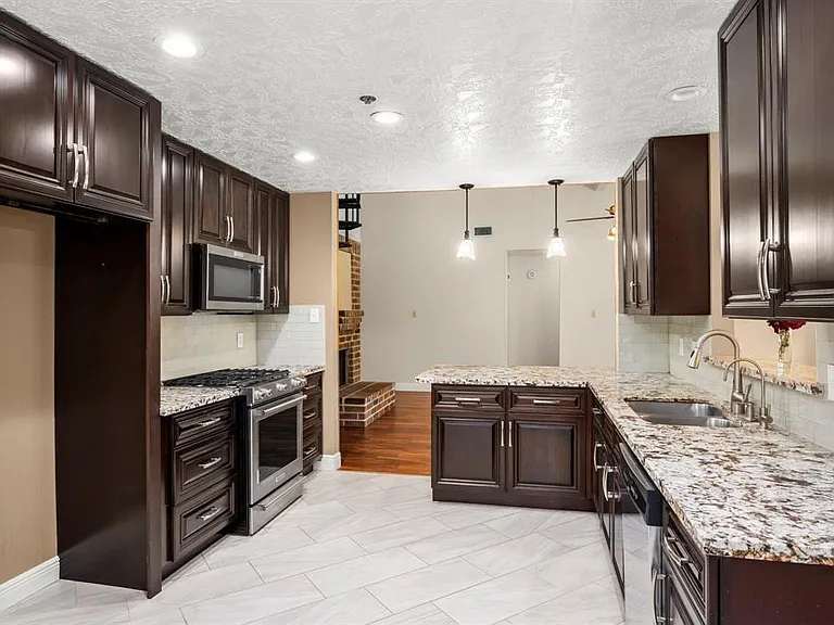 13426 Nevermore Dr — Photo 15