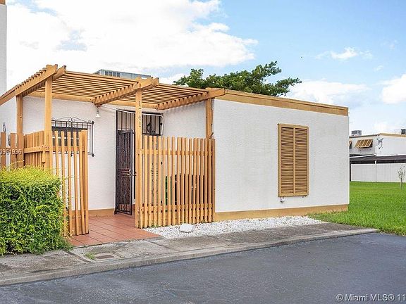 3rd image of 1741 SW 131st Place Cir S