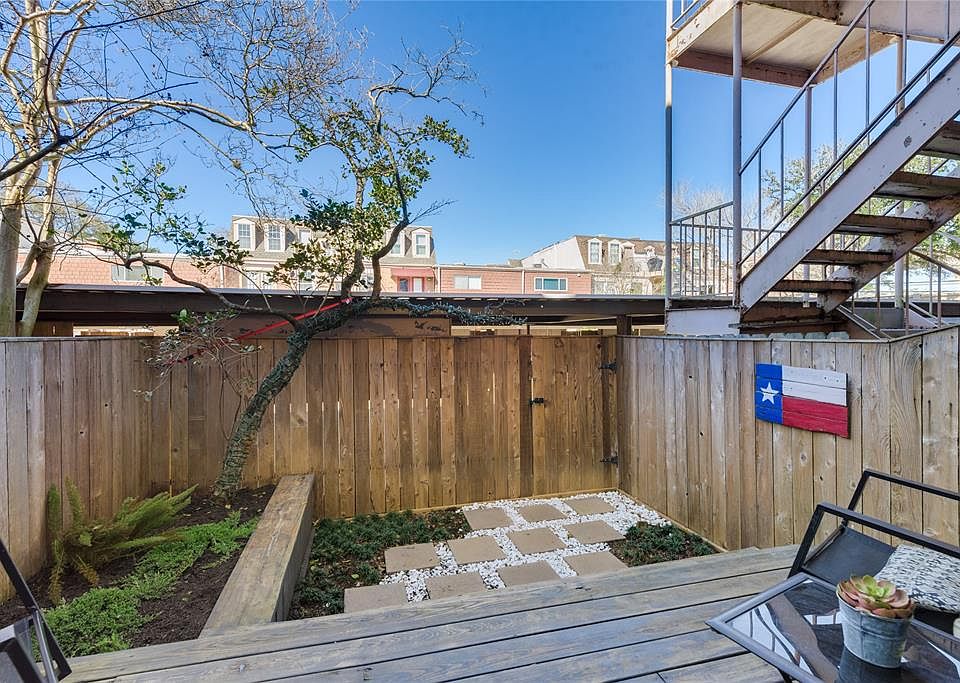 1st image of 384 N Post Oak Ln #384