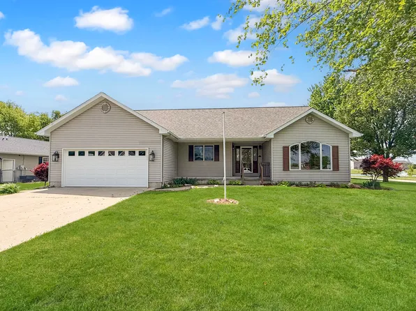 409 Betty Ct, Fisher, IL 61843