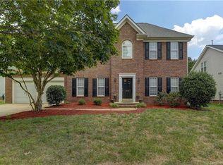 9122 Mitchell Glen Dr, Charlotte, NC 28277