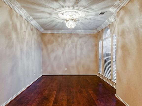 5th image of 6933 Club Creek Dr