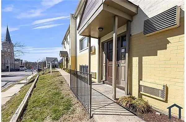 Building Photo - 3417 Alto Rd #1