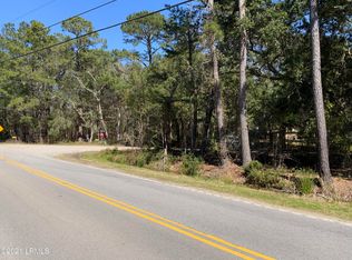 40 Polowana Rd, Saint Helena Island, SC 29920