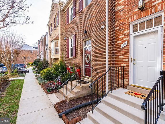 3rd image of 3832 Brighton Ct