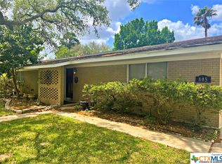 805 Hanover St, Edna, TX 77957