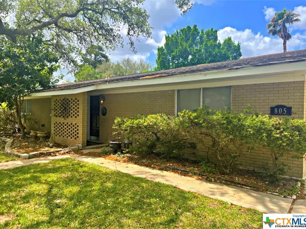 805 Hanover St, Edna, TX 77957