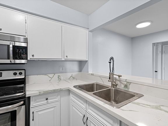 2nd image of 1369 Caminito Gabaldon Unit E