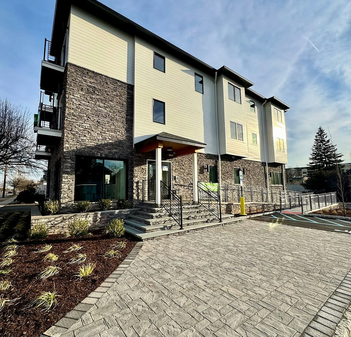 85 West High Street, Unit 3R — Photo 1