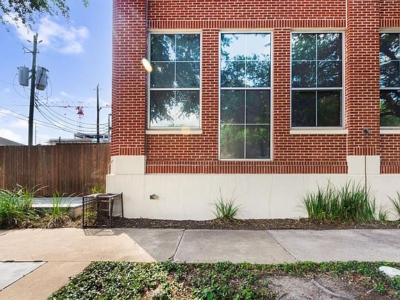 2nd image of 1312 Live Oak St APT 105