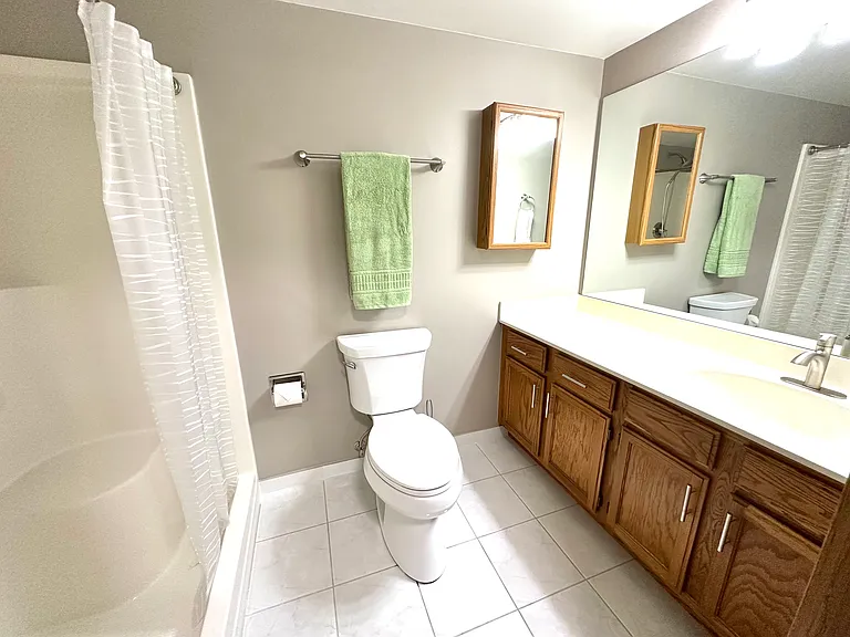 1028 Ashley Ct N #1B — Photo 14