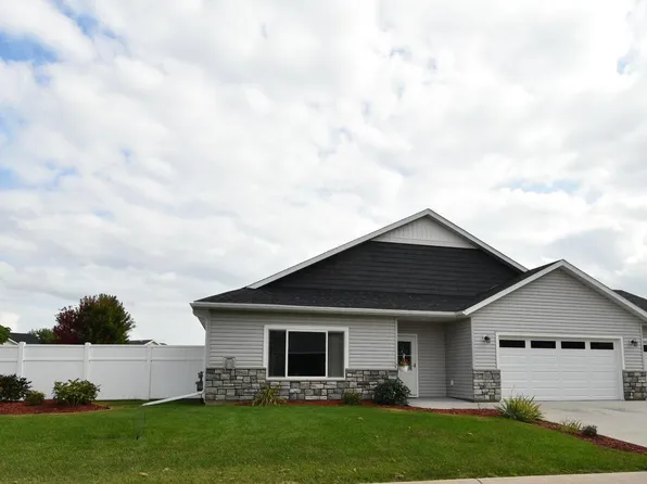 260 Golden Bear Ln, Zumbrota, MN 55992