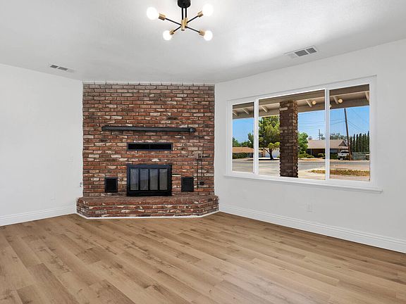 3rd image of 9030 Evergreen Ave