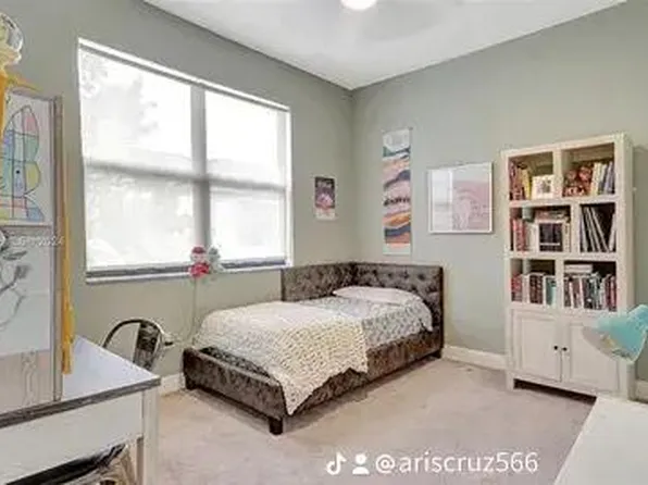 20908 NW 1st Dr, Hollywood, FL