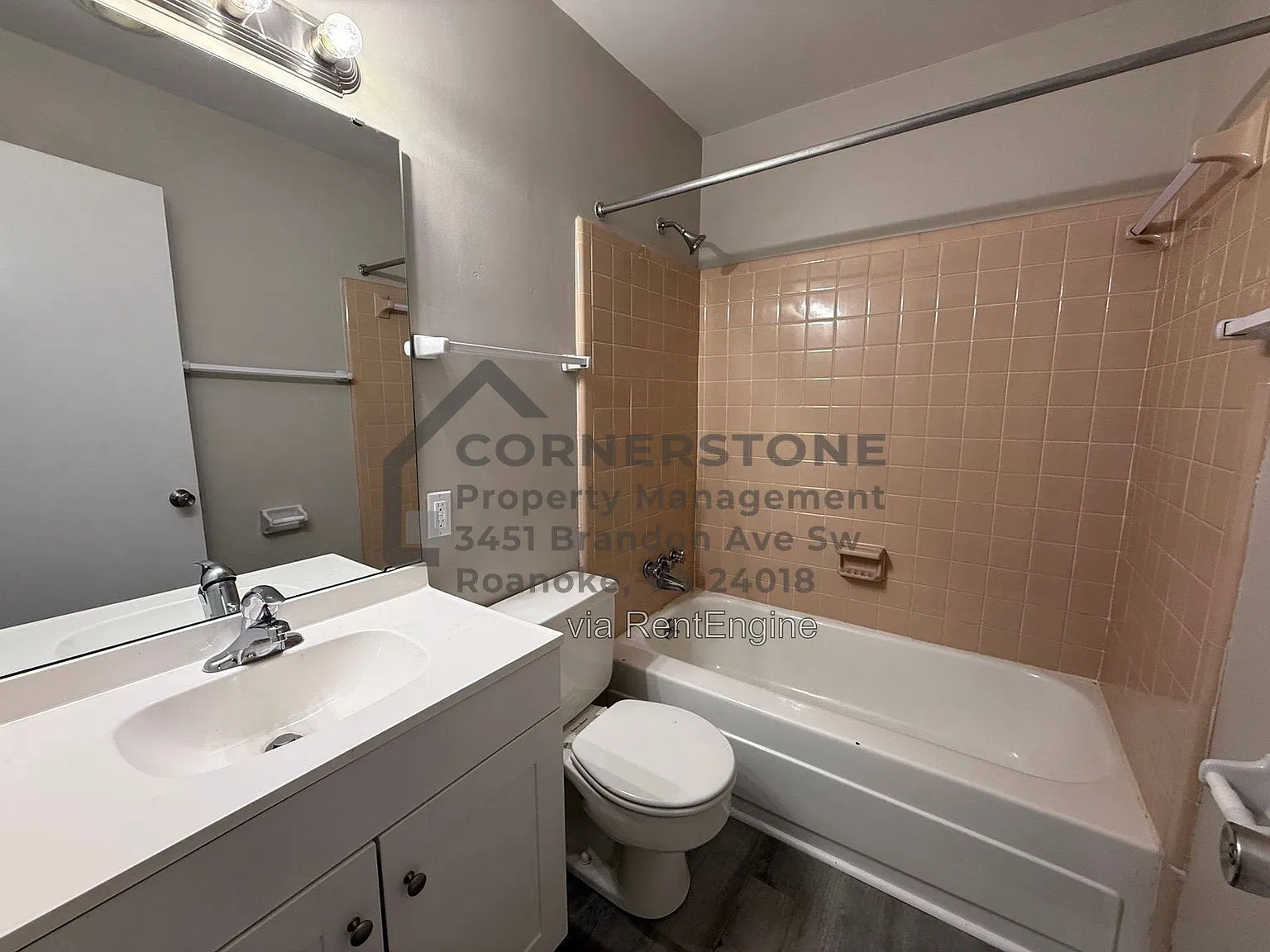 1 bed, 1.0 bath, 528 sqft, $875 — Photo 3
