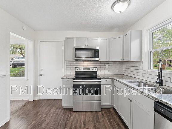 3rd image of 5026 Locust Ave