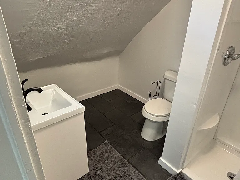 111 Sweet St NE #3 — Photo 11