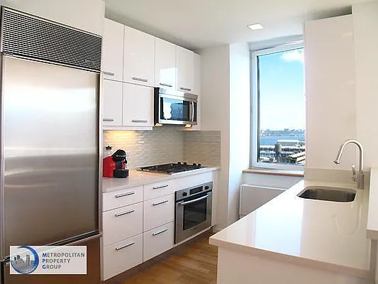 Rented by Metropolitan Property Group | media 12
