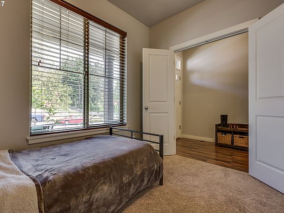 5th image of 8204 NE 37th Ave